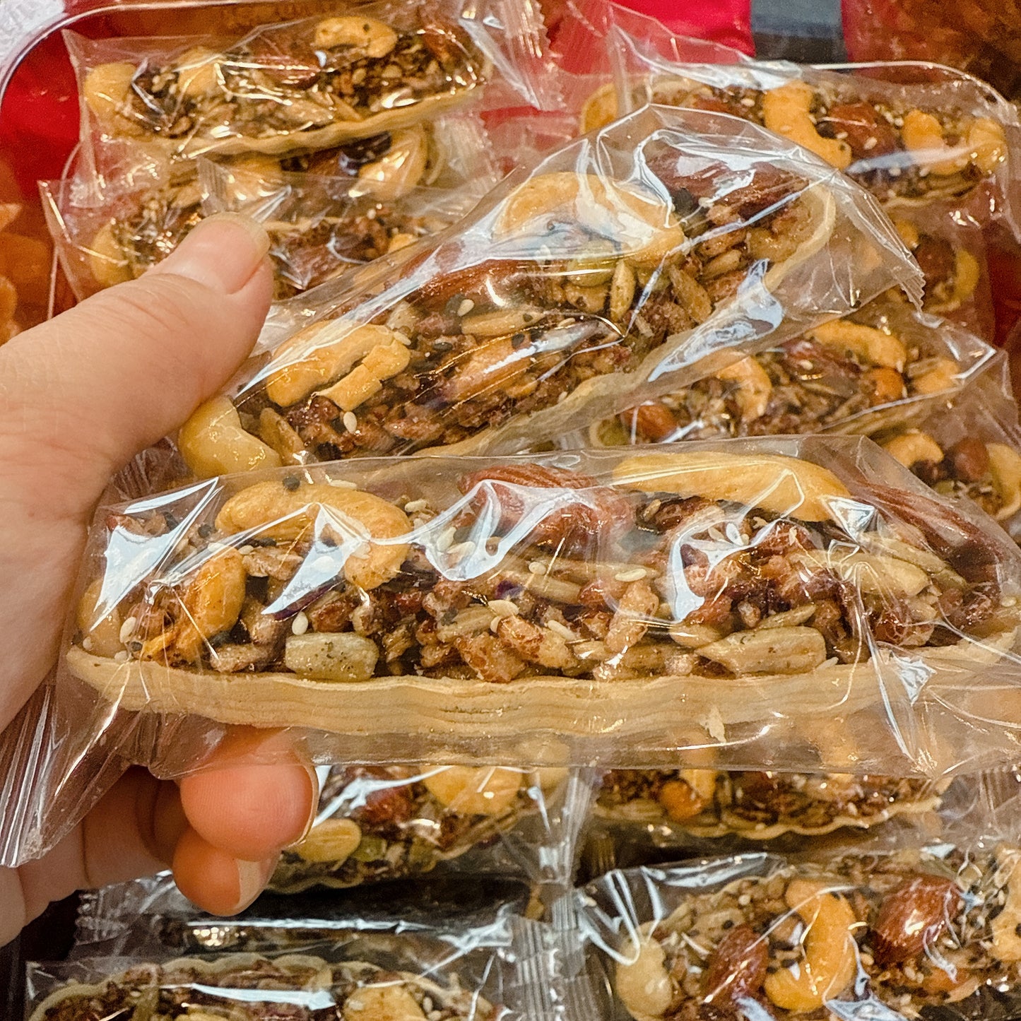 C 83 : Healthy nut - Bánh hạt dinh dưỡng