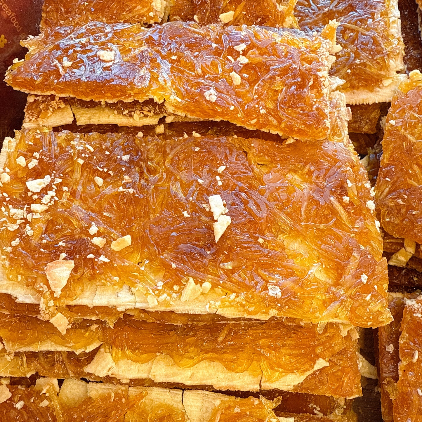 E61 :Mango Ginger Crispy Cake - Xoài Gừng Kẹp Bánh Phồng Giòn