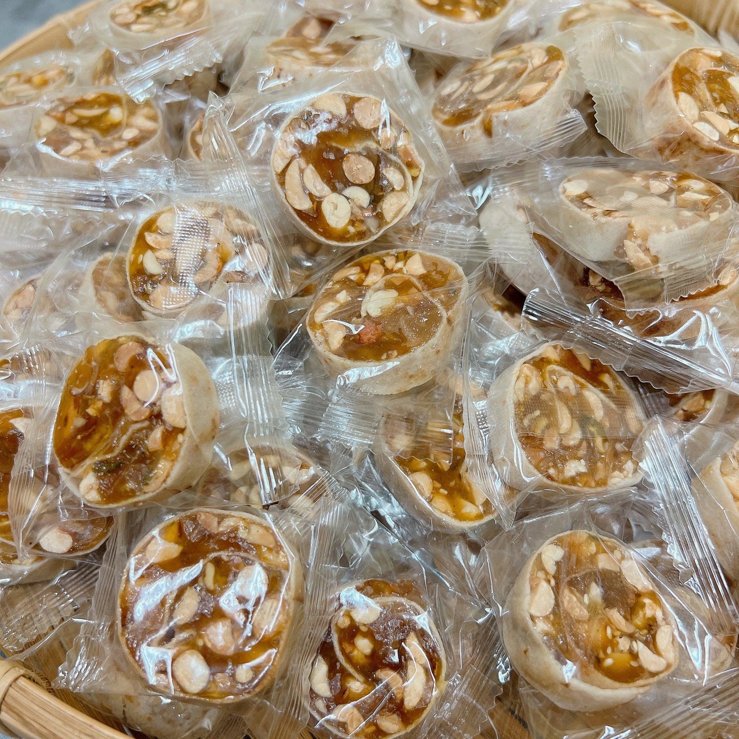 C09-Pineapple Candy Roll With Young Coconut & Peanuts - Kẹo Khóm Cuộn Dừa Non Đậu Phộng