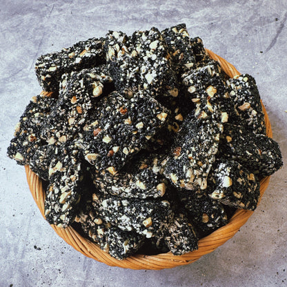 C56 -Cruchy Black Sesame& Peanut Candy-Kẹo Mè Đen Đậu Phộng Giòn