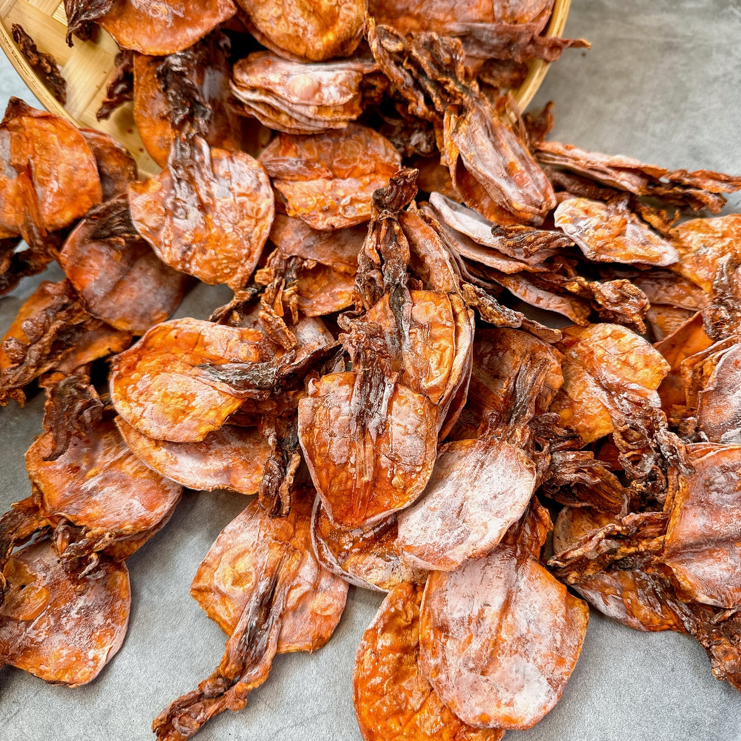 B28-Whole Dried Squid- Mực Sữa Có Đầu