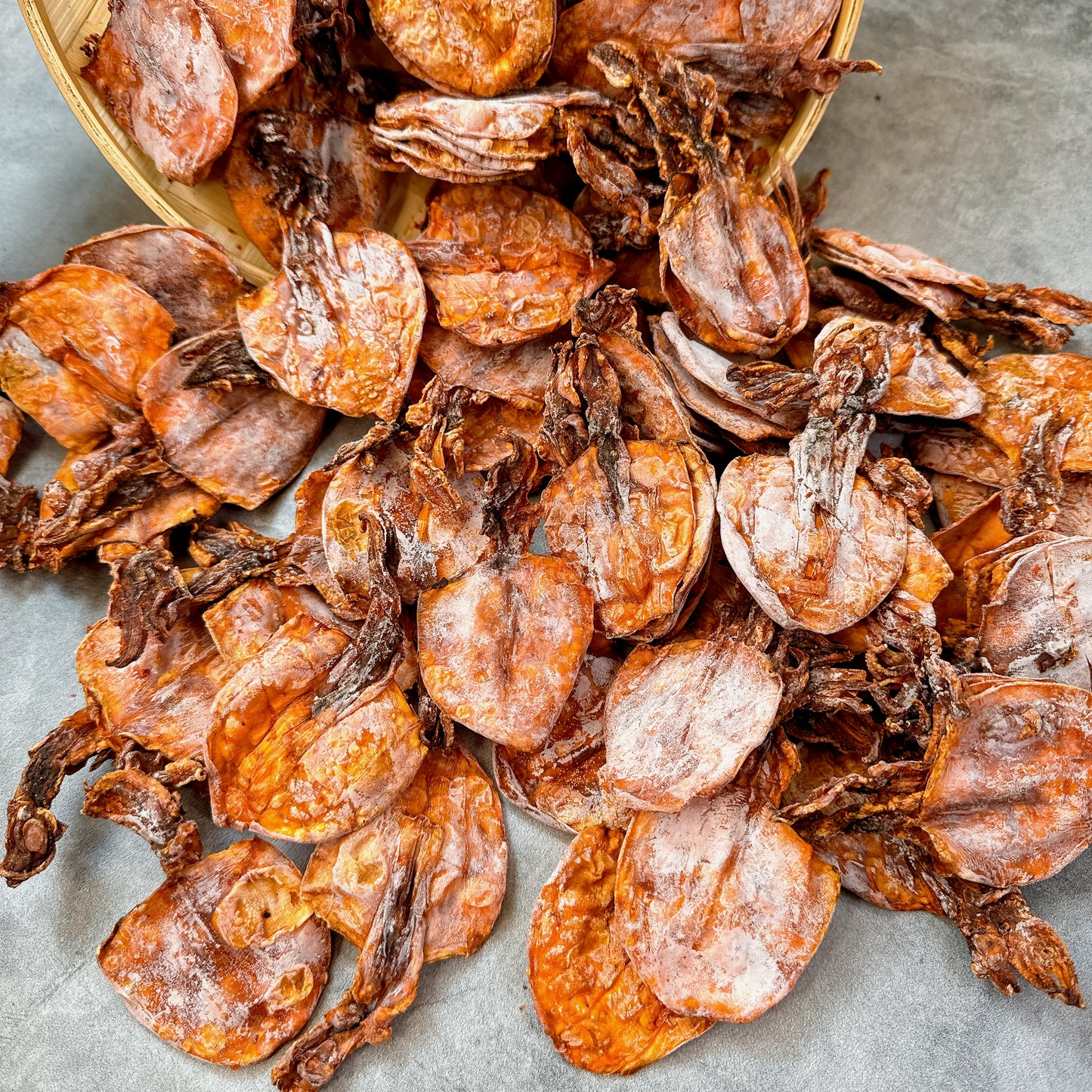 B28-Whole Dried Squid- Mực Sữa Có Đầu