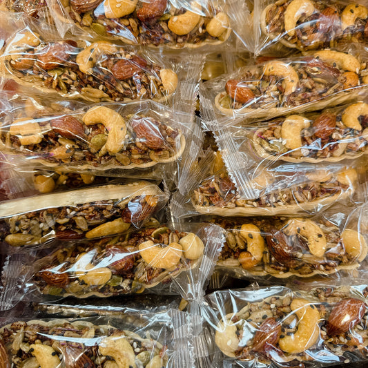 C 83 : Healthy nut - Bánh hạt dinh dưỡng