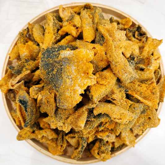 B38 : Crispy Salmon Skin &salted Egg Yolk - Da Cá Hồi Trứng Muối Sấy Giòn