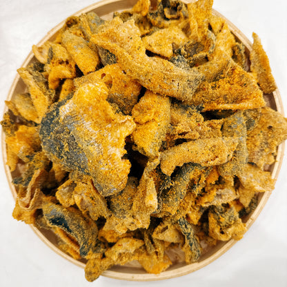 B38 : Crispy Salmon Skin &salted Egg Yolk - Da Cá Hồi Trứng Muối Sấy Giòn