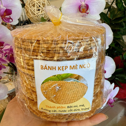 C83: Crispy Sesame Milk Cake - Bánh Kẹp Mè Ngò