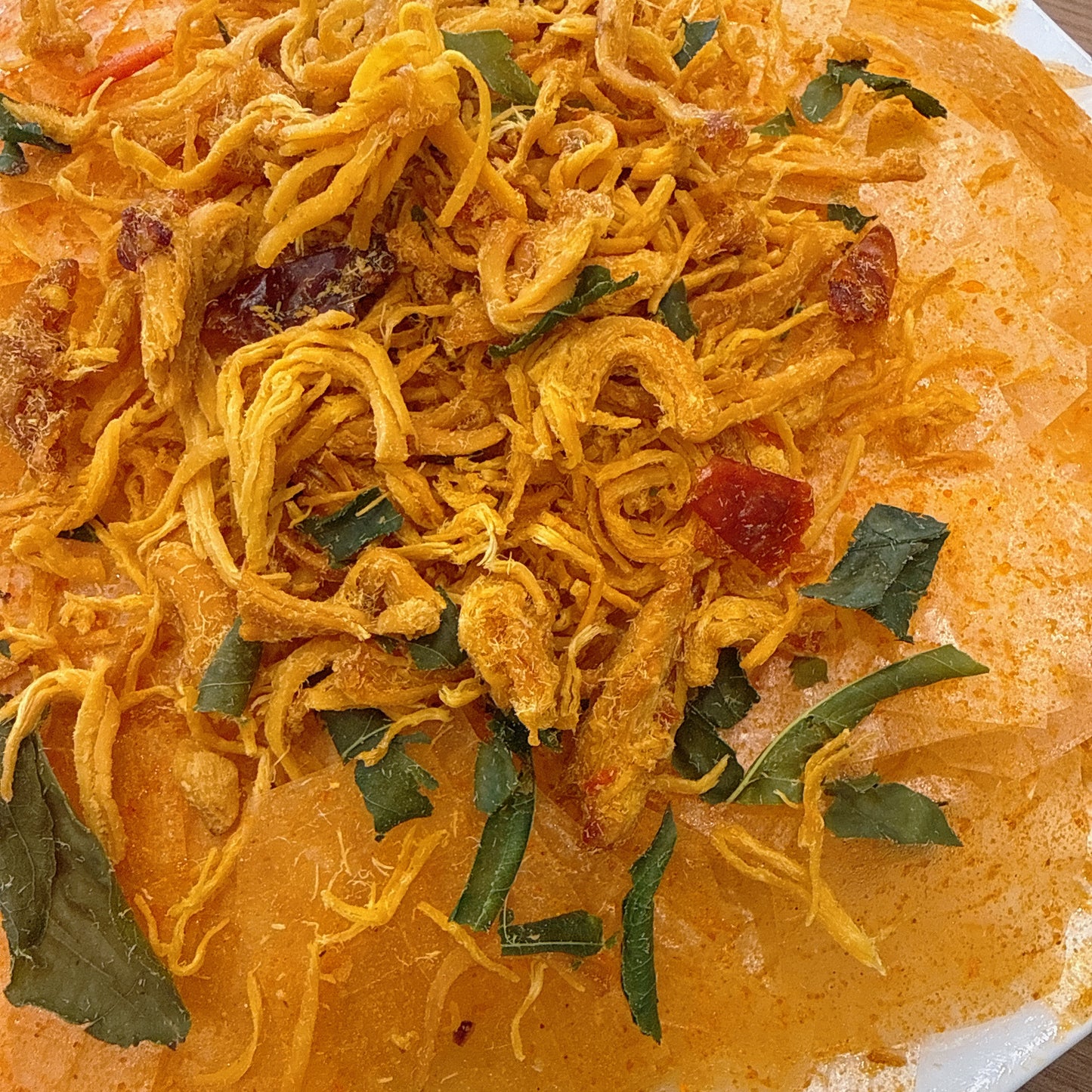 Rice Paper With Spicy Chicken Lemon Leaf - Bánh Tráng Siêu Cay Khô Gà Lá Chanh
