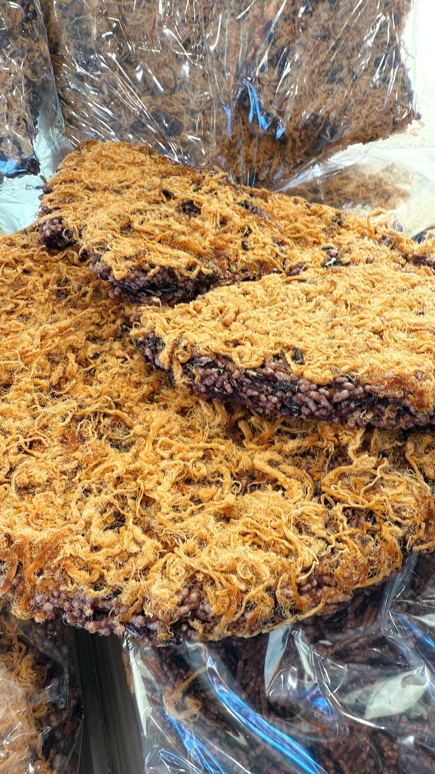 E69 : Cripsy Brown Rice Cake & Pork Floss -Cơm Cháy Gạo Lứt Chà Bông