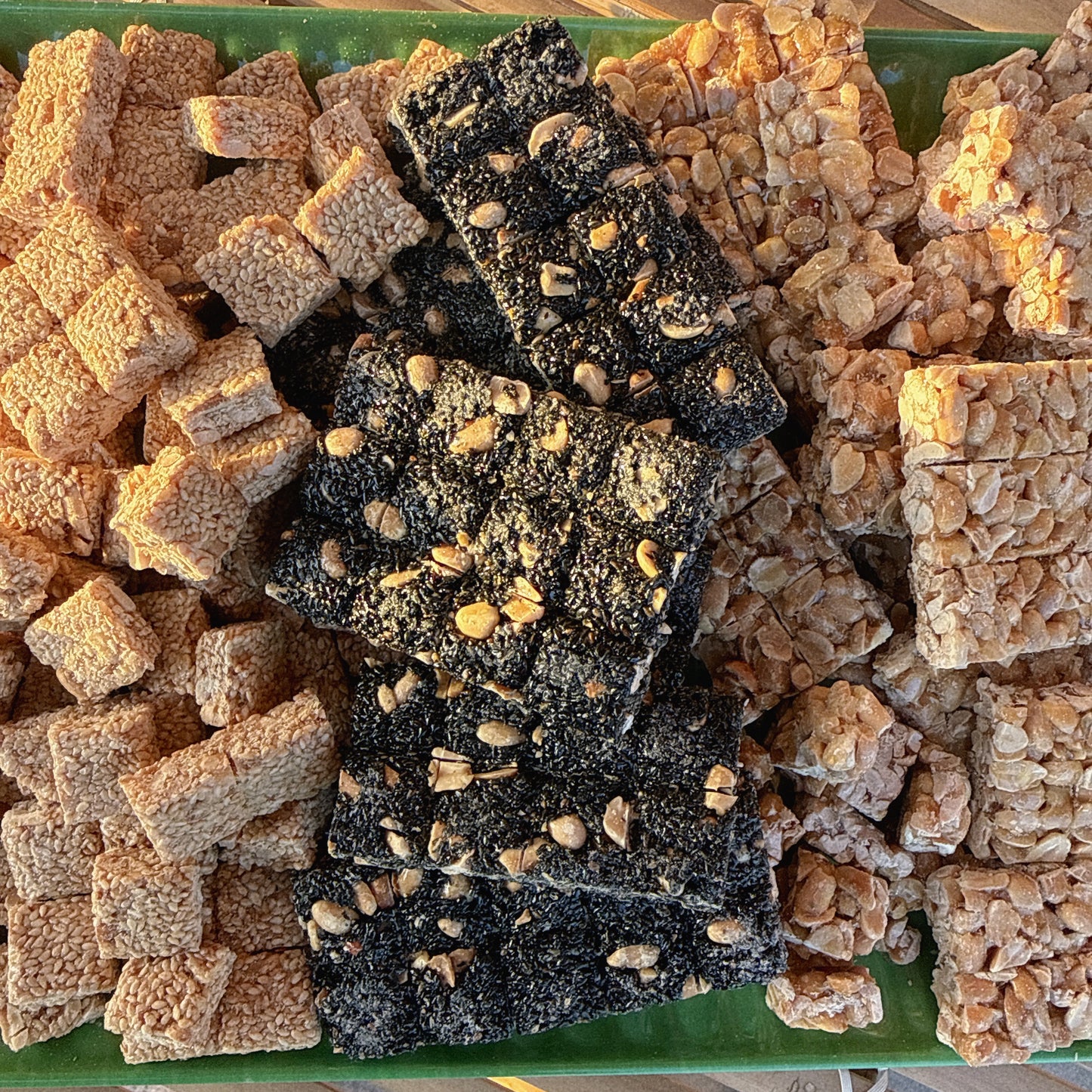 E78 : combo peanut +black sesame + with sesame- Kẹo Đậu Phộng + Thèo Lèo +Mè Trắng Mix